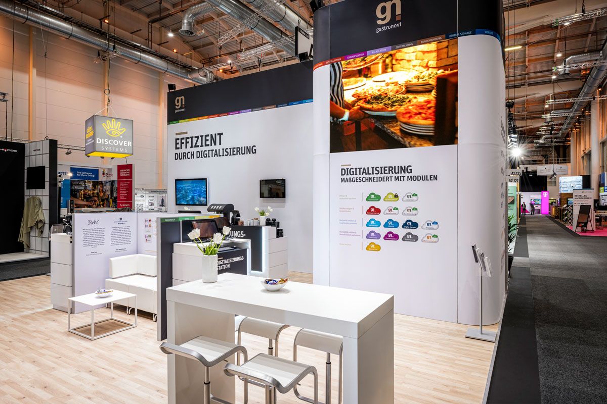 Individueller Messestand von gastronovi mit LED-Videowand